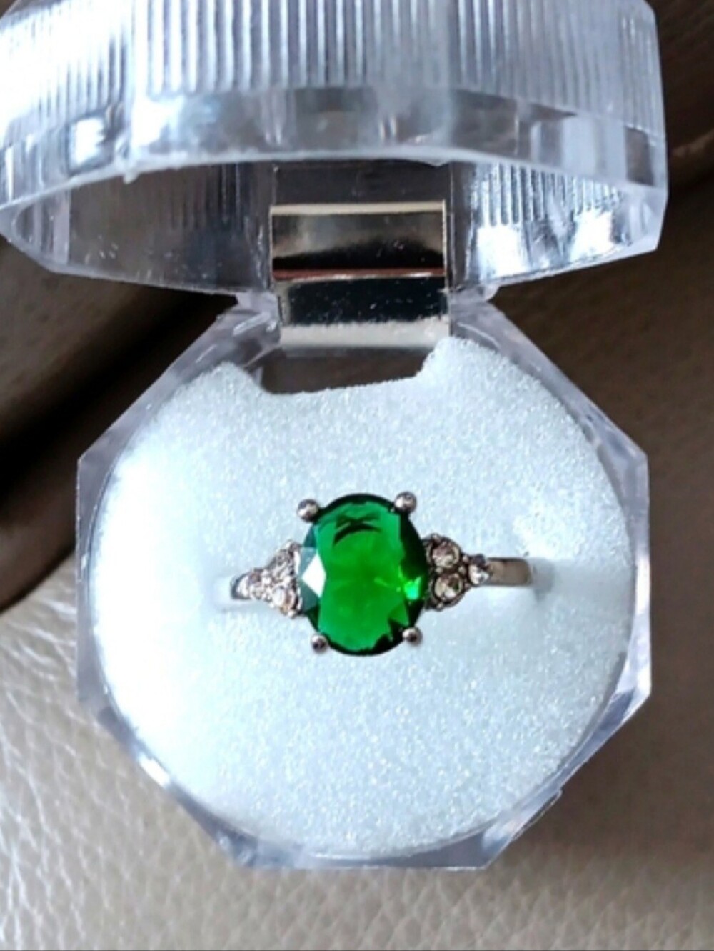 Silvertone Green Stone Ring NWOT - Sizes 8, 9, 10